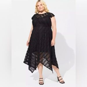 Torrid Black Lace Handkerchief Midi Dress Size 1 (1X / 14-16) NWT (Minor Flaw)